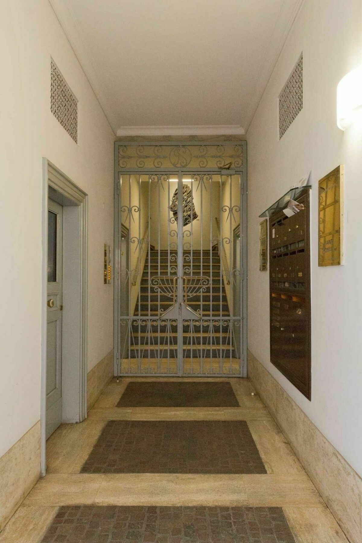 Apartment Crispi 90